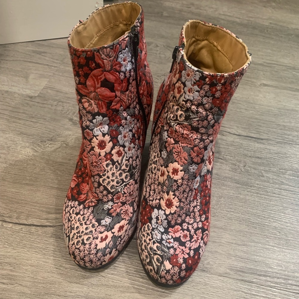 Floral Ankle Boots | Size 8.5